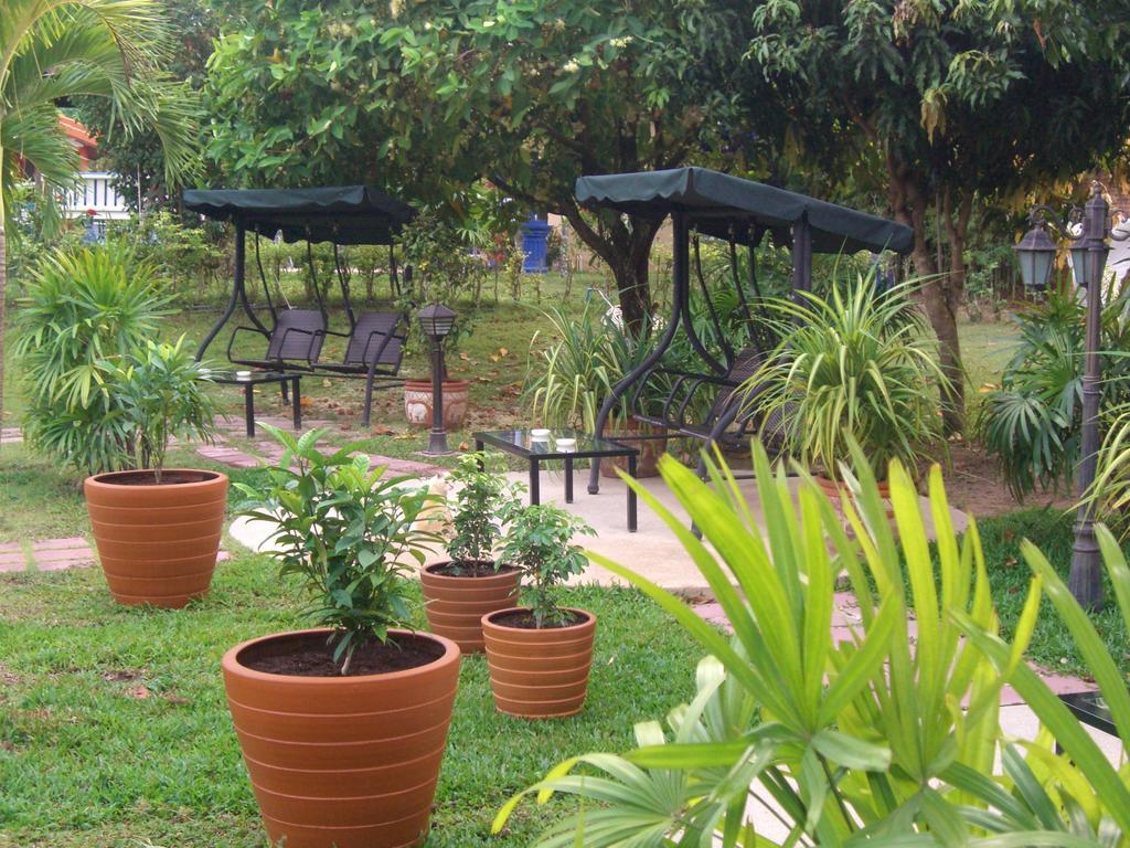 Pictory Garden Resort Sattahip Exterior foto