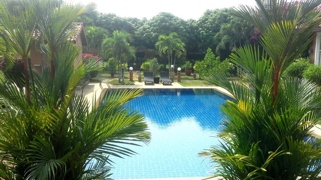 Pictory Garden Resort Sattahip Exterior foto