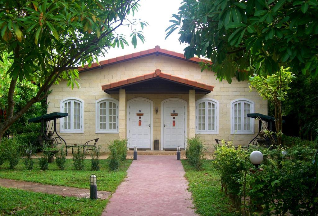 Pictory Garden Resort Sattahip Exterior foto