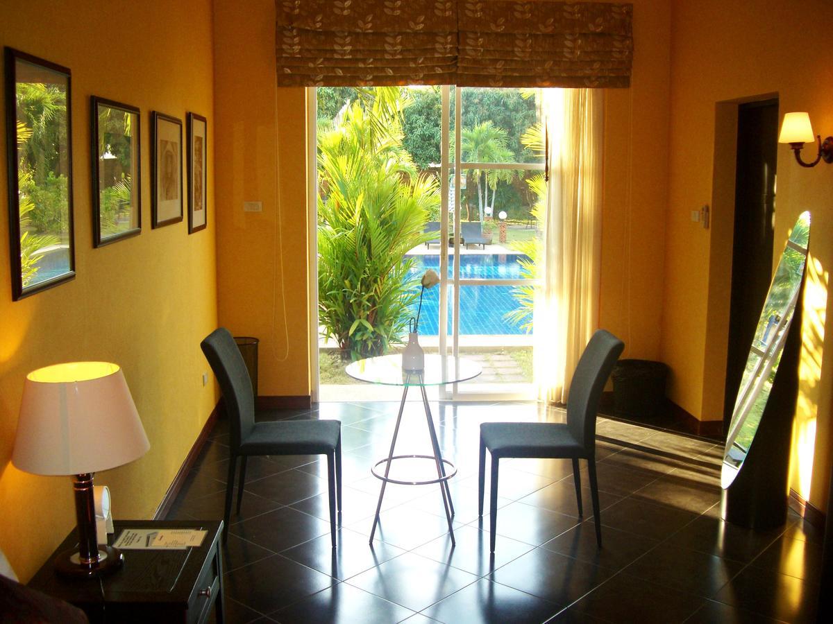 Pictory Garden Resort Sattahip Habitación foto